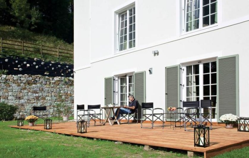 Taras- świetne miejsce do posiedzenia przy kawie.