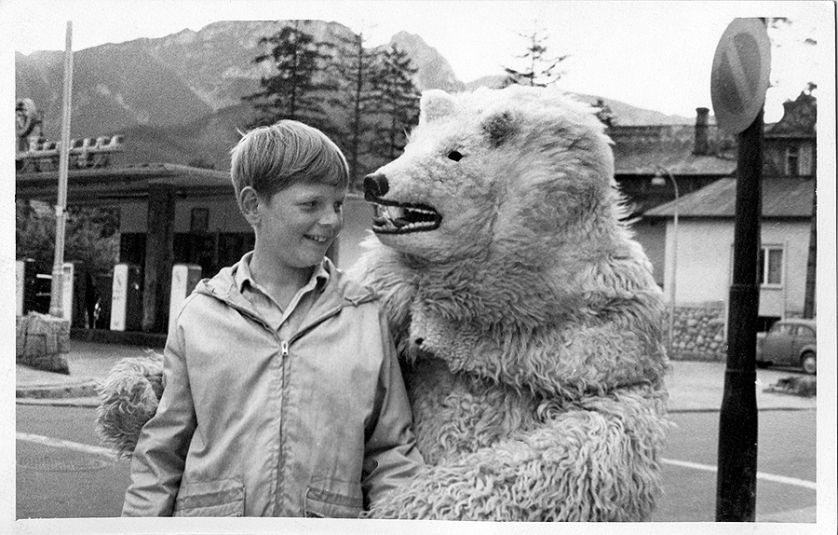 Chris Niedenthal w dzieciństwie. Chris Niedenthal czasem buja w obłokach