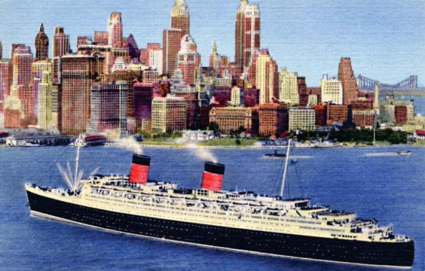 Liniowiec Queen Elizabeth przybywa do Nowego Jorku, pocztówka pamiątkowa z 1951 r., fot. FREE
