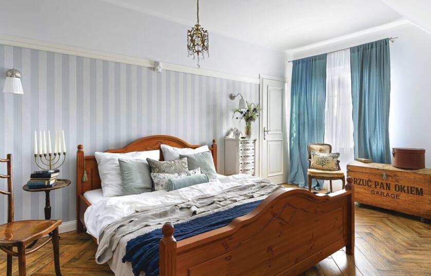 sypialnia urządzona antykami