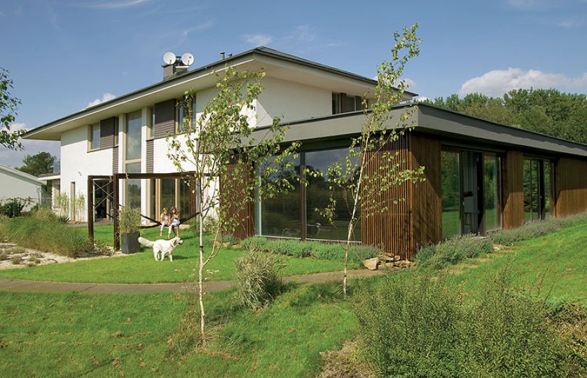 Na zewnątrz zewnątrz. Dom podróżników