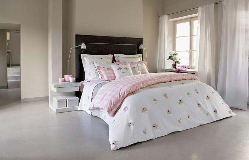 Poszewka (50 x 75 cm lub 65 x 65 cm) kosztuje 250 zł, kołdra (200 x 200 cm) – 750 zł. LILA GODO