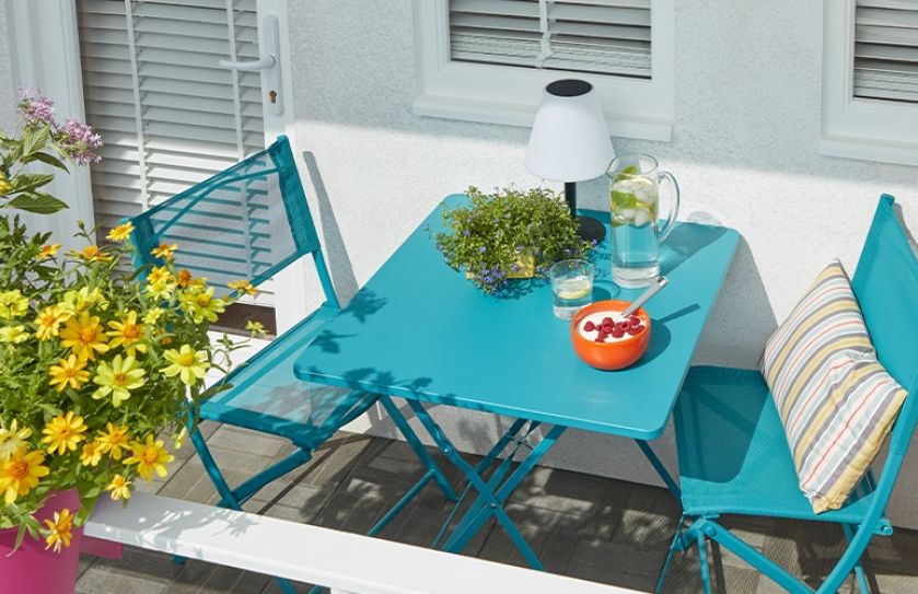 małe meble na balkon