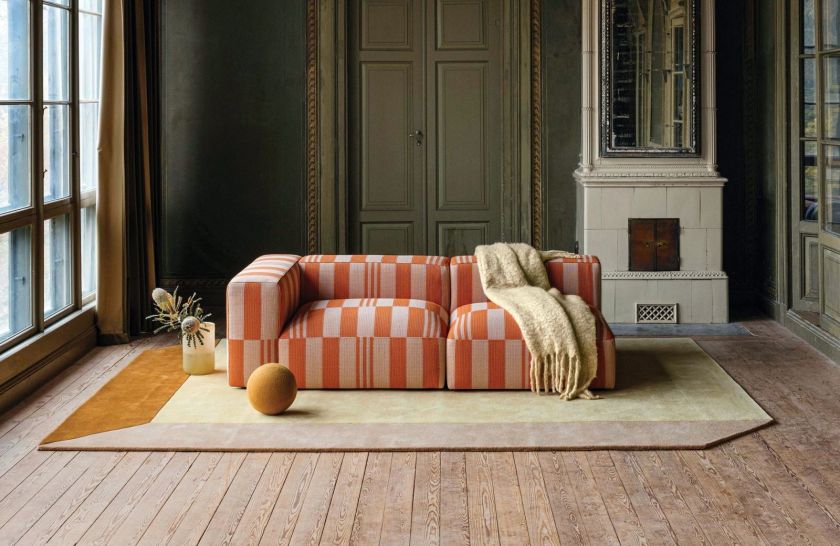 Sofa w stylu grandmillennial