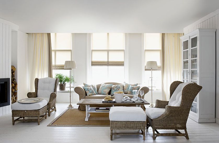 Ma blat ze starych drzwi od stodoły, kosztuje 8999 zł. HOUSE MORE