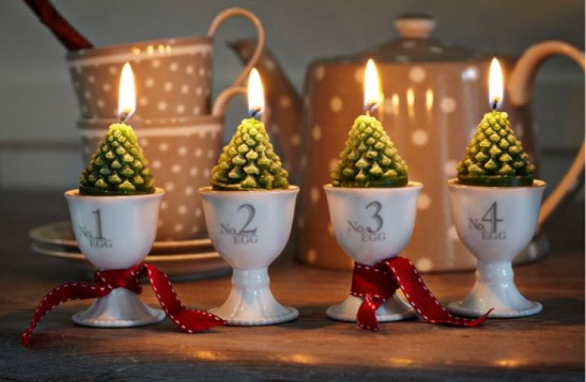 do adwentowych dekoracji ze świecami możemy wykorzystać podstawki na jajka