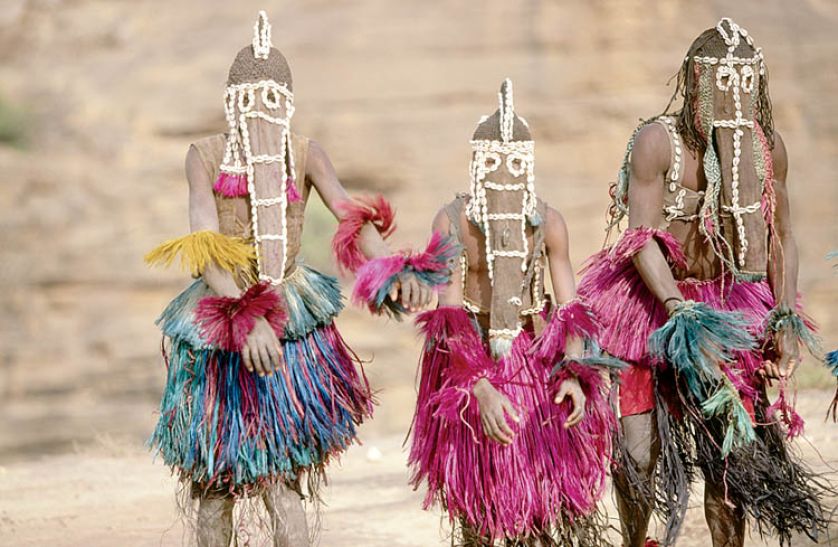 Rytualne maski z Afryki. Fot.East News