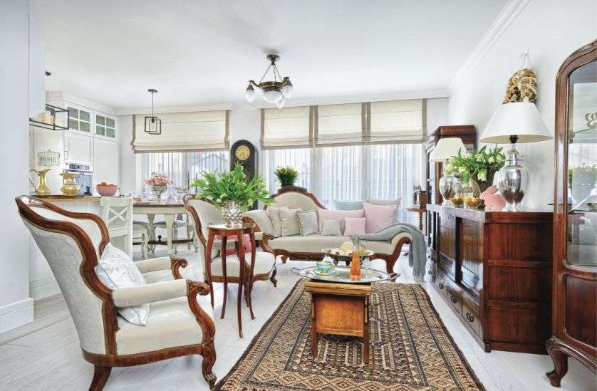 Piękne mieszkanie, a w nim pełno antyków. Połączenie starego z nowym daje wspaniałe rezultaty. Tak jak w przypadku tego