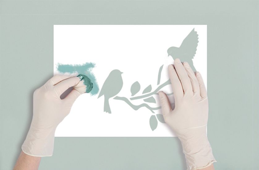 Po kolei wypełniamy szablon. Dekoracyjne ptaki - szablon do malowania