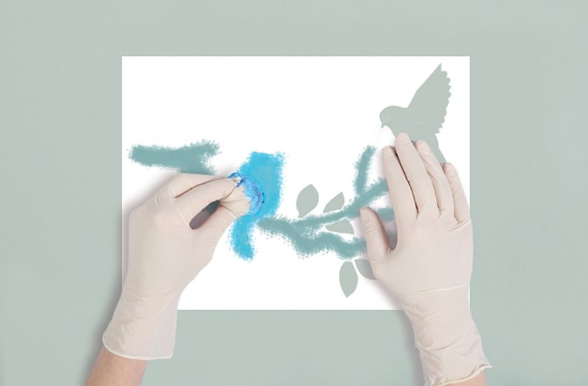 Po kolei wypełniamy szablon. Dekoracyjne ptaki - szablon do malowania