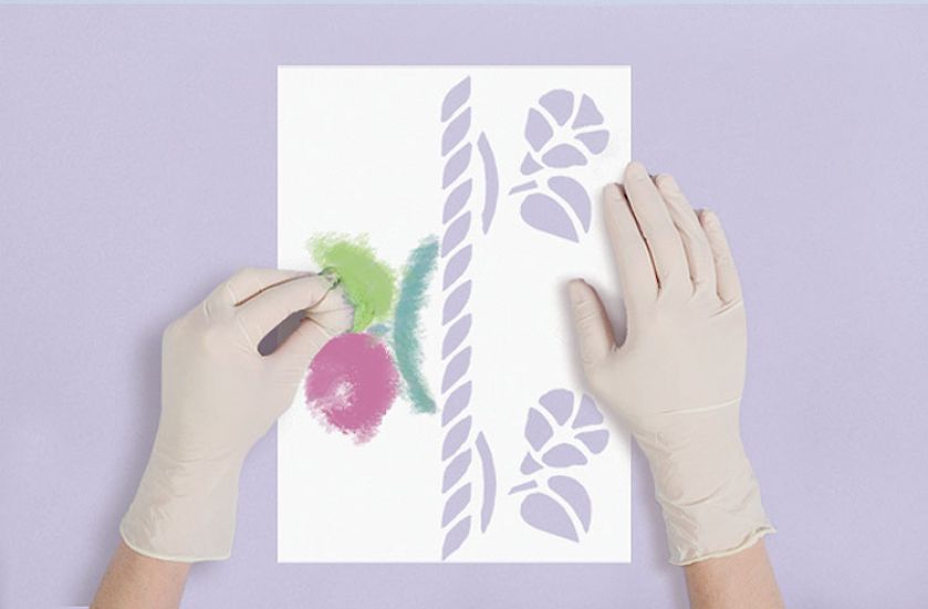 Powój rośnie szybko, pięknie pachnie i nie ma wielkich wymagań. Zarośnie bez trudu altanę i balkon, owinie warkoczami pień