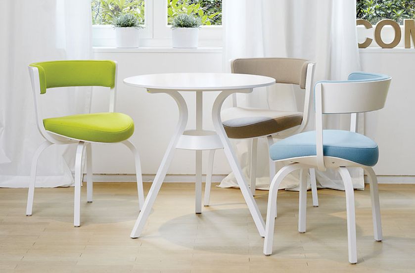 Kolorowe 405 PF zaprojektowane przez Stefana Dieza.