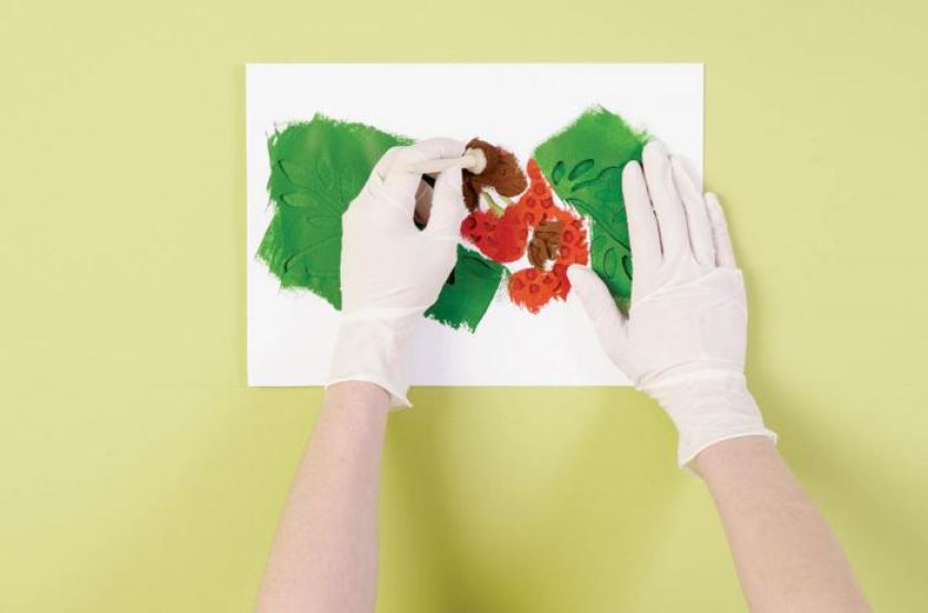 Malujemy kolejno elementy fresku. Jesienna jarzębina