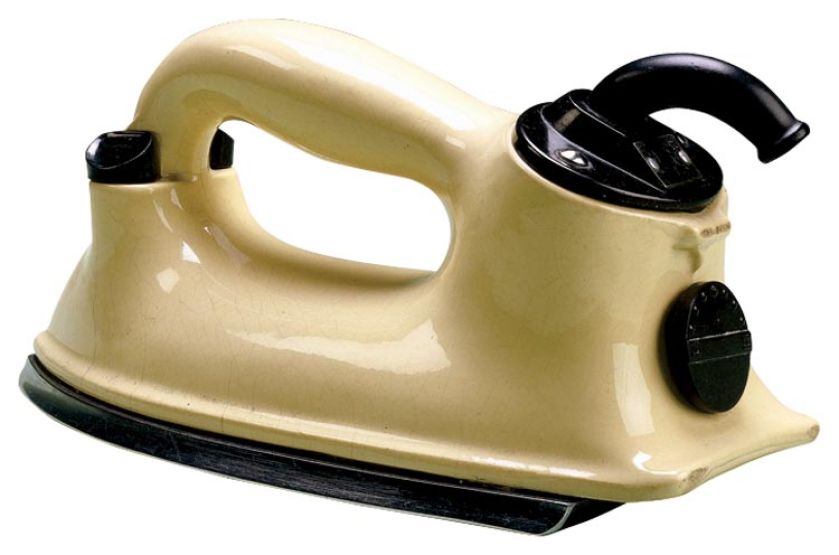 Nowoczesne żelazko, lata 30. XX w., wyprodukowane przez Morphy-Richards, prezentowane na wystawie innowacyjnych