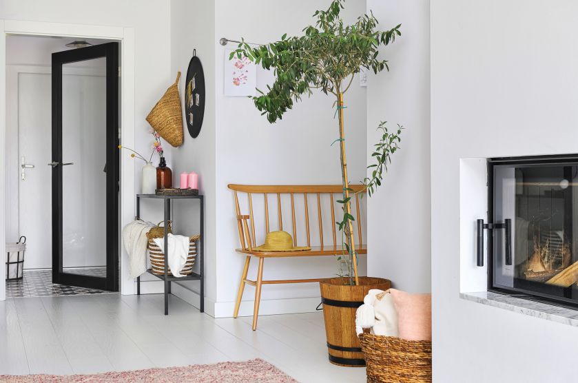 biały salon w stylu skandynawskim