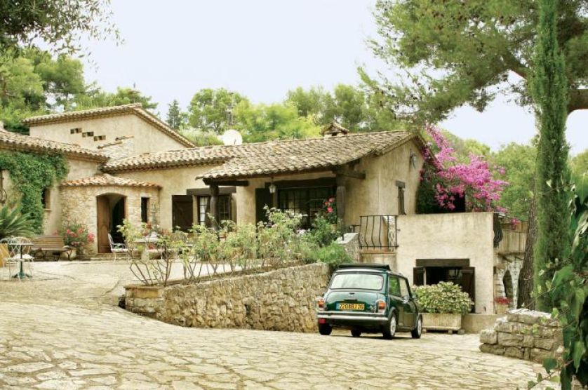 Kamienna hacjenda w Prowansji. Kamienna hacjenda z widokami