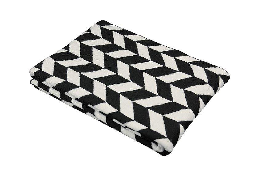 Pled Arrow i Yoonah marki Miloo Home, 125 x 150 cm, 225 zł każdy, HOUSE MORE