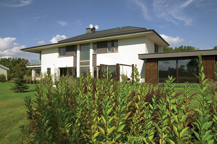 Dom podróżników. Styl nowoczesny, dom architektów, wilanów, pamiątki z podróży, maski, rzeźba