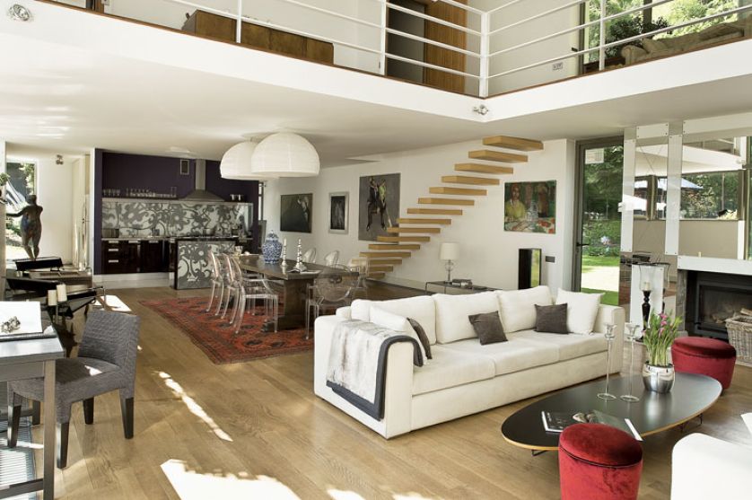 Kanapy od Com40. Pracownia w modernistycznym domu