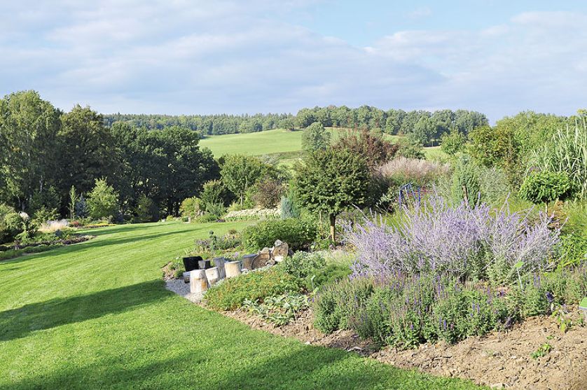 Kto szuka pomysłu na własny ogród, powinien zajrzeć na Dolny Śląsk do Wojsławic.