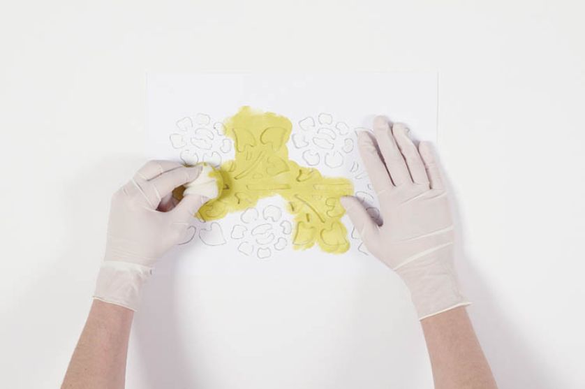 Kwiaty na koniec lata - szablon do zrobienia dekoracji na ścianie lub meblach.