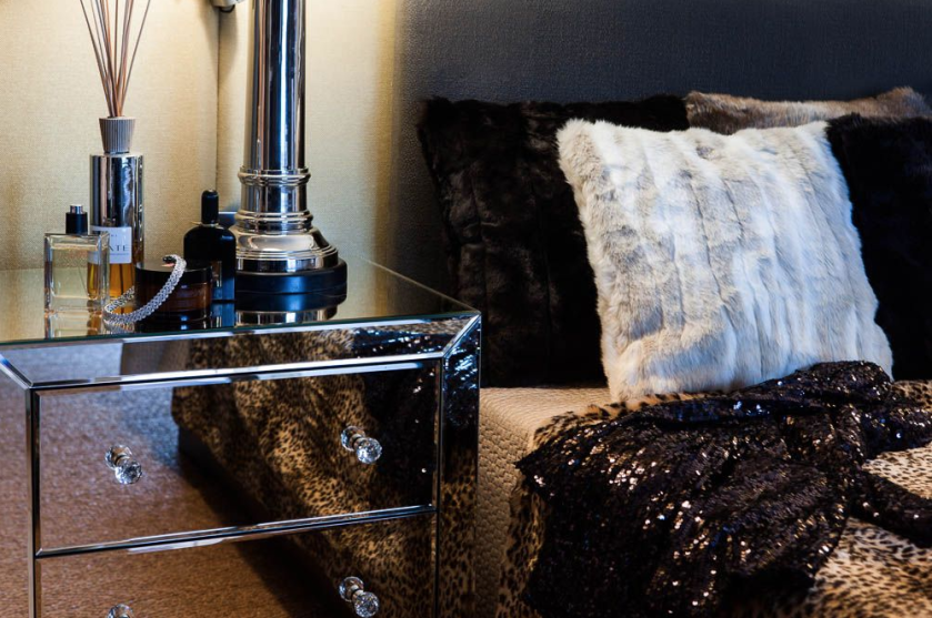 Lustrzane dodatki nadadzą elegancji każdemu wnętrzu.