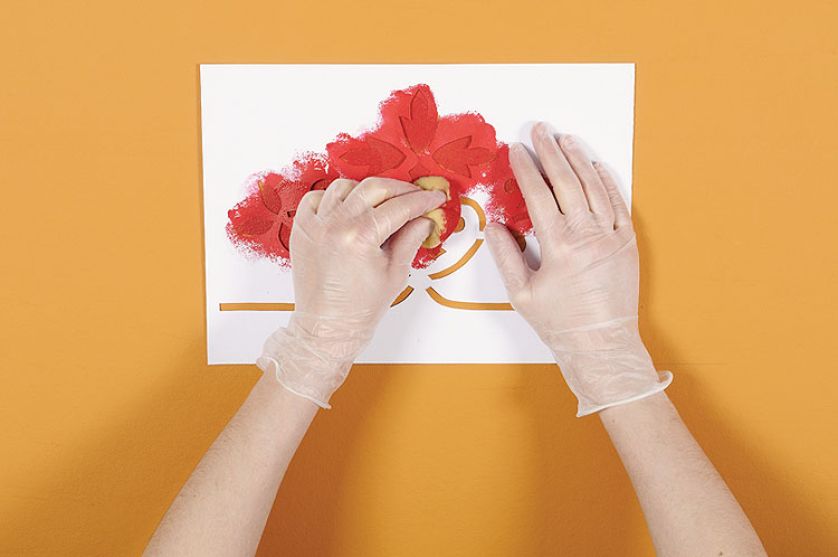 Nakładanie farby przez szablon. Wiktoriański wzór