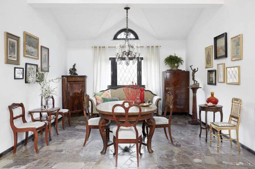 Ogromna nowoczesna, otwarta przestrzeń to zderzenie dwóch światów – antyków i dizajnerskich pomysłów.