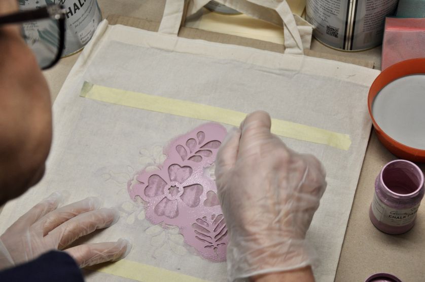 Czytelniczki Werandy na warsztatach malowania