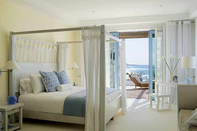 Biała z błękitnymi akcentami sprawia wrażenie lekkiej i romantycznej.