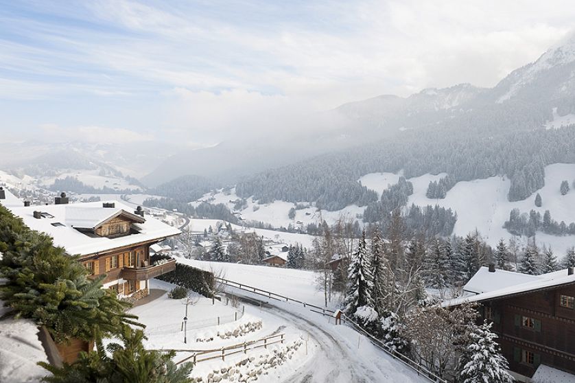 Drewniany dom w górach