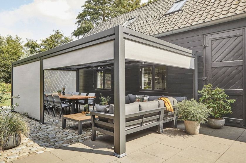 Meble ogrodowe, parasole, grille i zadaszenia – urządzamy ogród