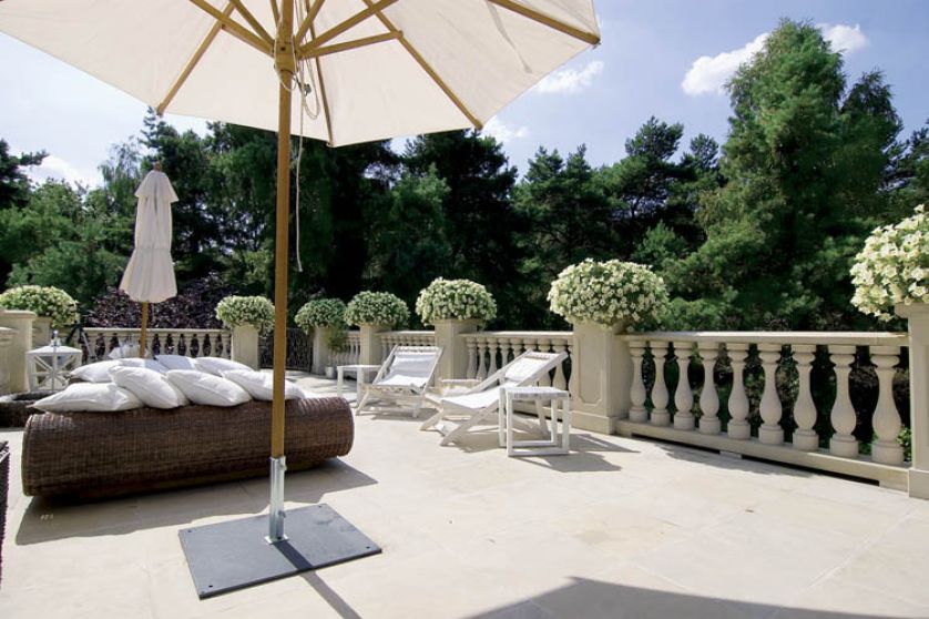 Jeden z przytulnych tarasów. Z wizytą u państwa Niemczyckich