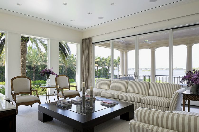 Kilkudzesięciometrowy pokój z widokiem na lagunę.