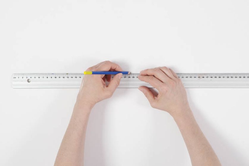 Kwiaty na koniec lata - szablon do zrobienia dekoracji na ścianie lub meblach.