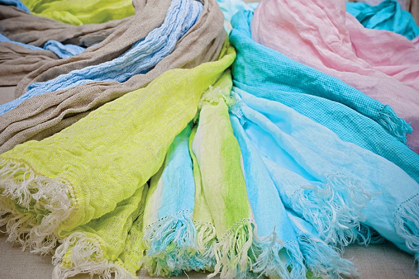 Nowoczesne kolory lnu w Lnianym Zaułku.