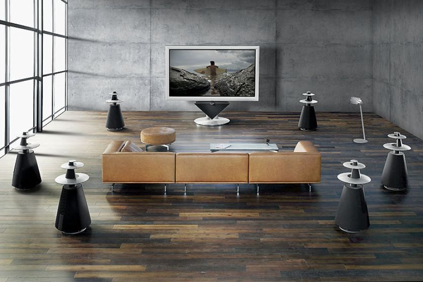 Telewizor BeoVision 4-103, 103 cale, 496 tys. zł głośnik centralny (pod telewizorem) za 15 400 zł, pozostałe