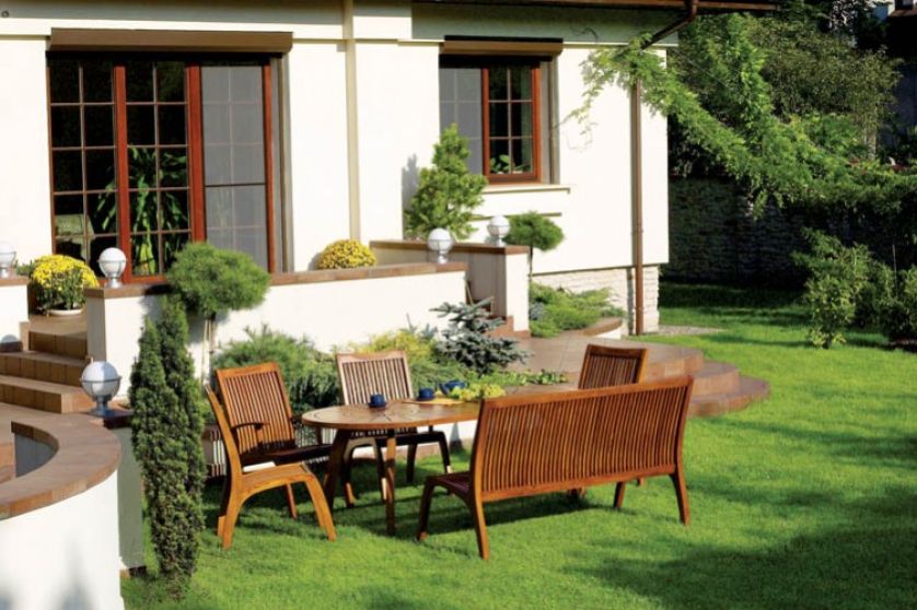 Za komplet drewnianych mebli zapłacimy 7835 zł netto. GREBER