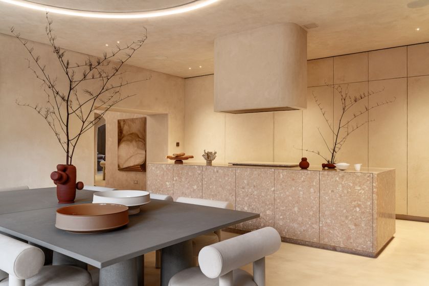 kuchnia z kamienna wyspą