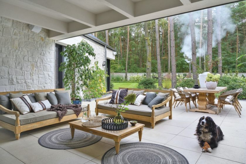 dom w stylu farmhouse taras