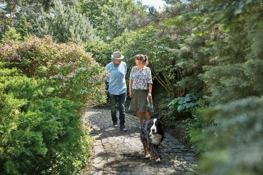 Dom pod Warszawą: prosty, sielski, subtelnie elegancki