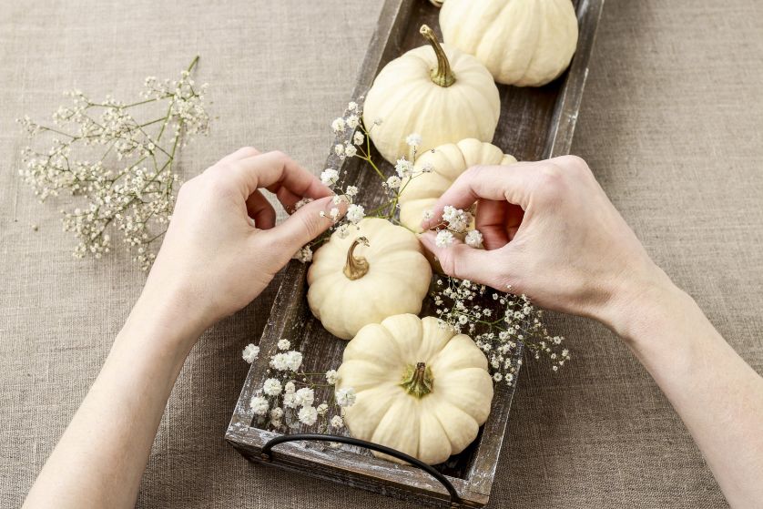 prosta dekoracja z dyni na halloween