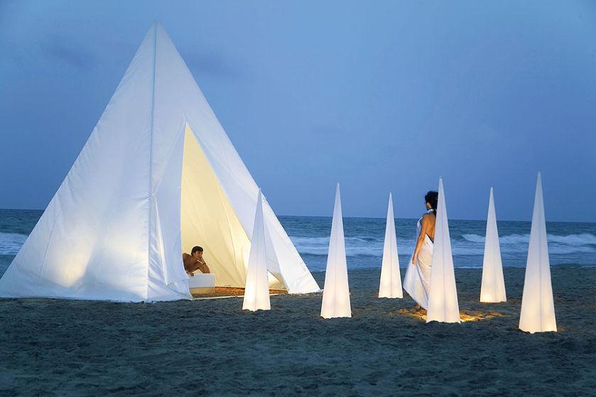 Piramide - zaprojektowana przez Jose A. Gandia Blasco.