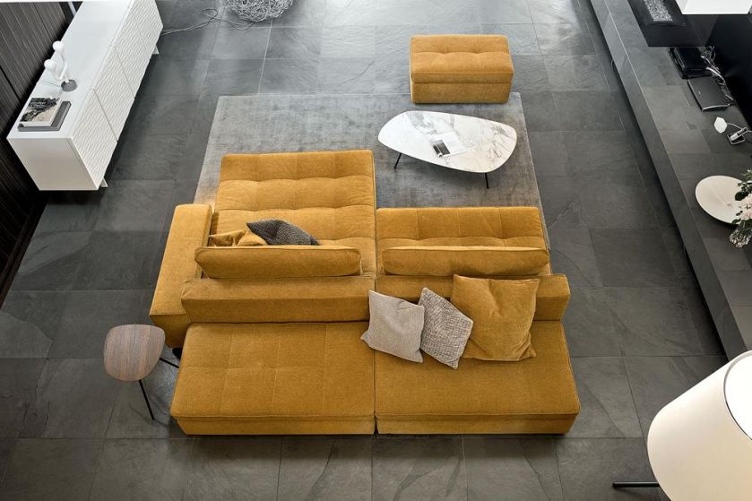 CS/3374 LOUNGE, pikowane siedziska sofy mogą być osobną warstwą (poduchą) lub tworzyć jedną całość z bazą, CALLIGARIS