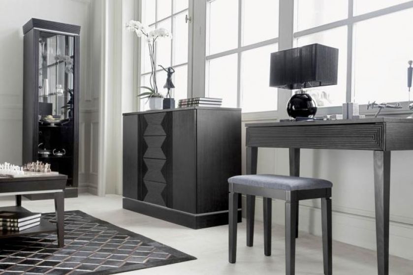 Konsola Classic z frezowaną szufladą. Projekt: Mariusz Małecki Ziben. Cena – 649 zł. VOX INDUSTRIE