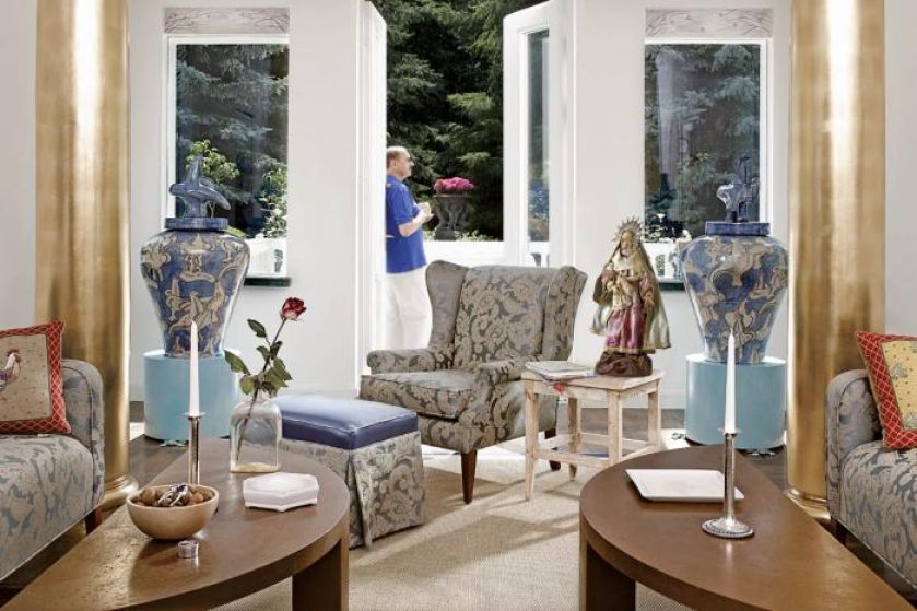 Marek Keller na tarasie. W ogrodzie sztuki