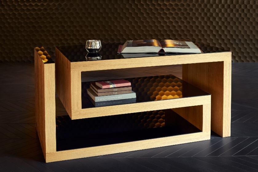 Limax. Prostota tego mebla jest jego bogactwem. Forma, która czaruje i wciąga niczym labirynt. Stolik solidny, ze smakiem