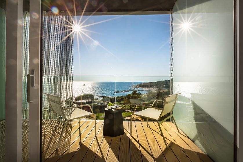 Piękny taras na wiosnę - jak go zaaranżować?