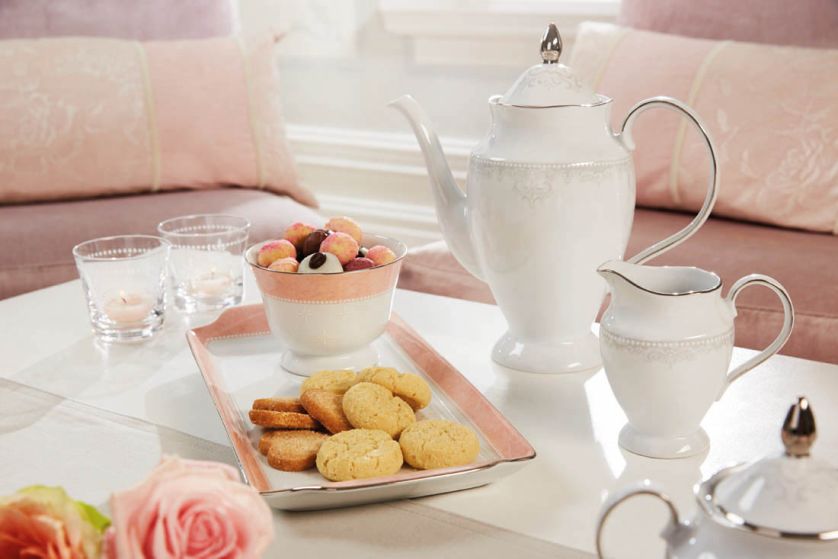 Porcelana Moments od Fyrklövern. Romantyzm w odcieniu pudrowego różu