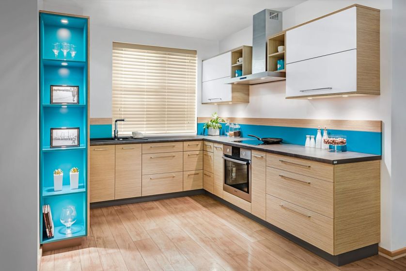 Aby kuchnia wyglądała zjawiskowo warto sięgnąć po sprawdzone sposoby dekoracji ściany nad blatem.